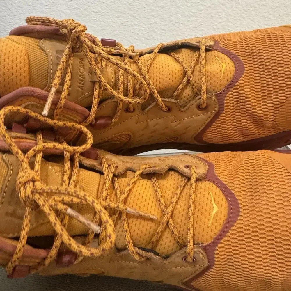 Hoka One One hoka one